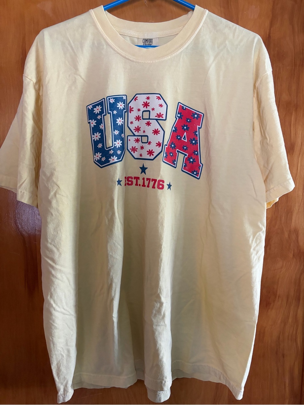 USA Floral Graphic Tee in Pale Yellow